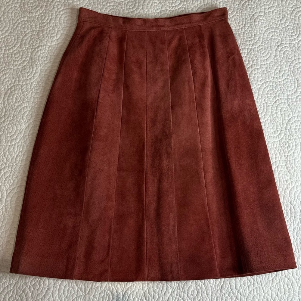 Marquis of London Suede Skirt in Orange/red